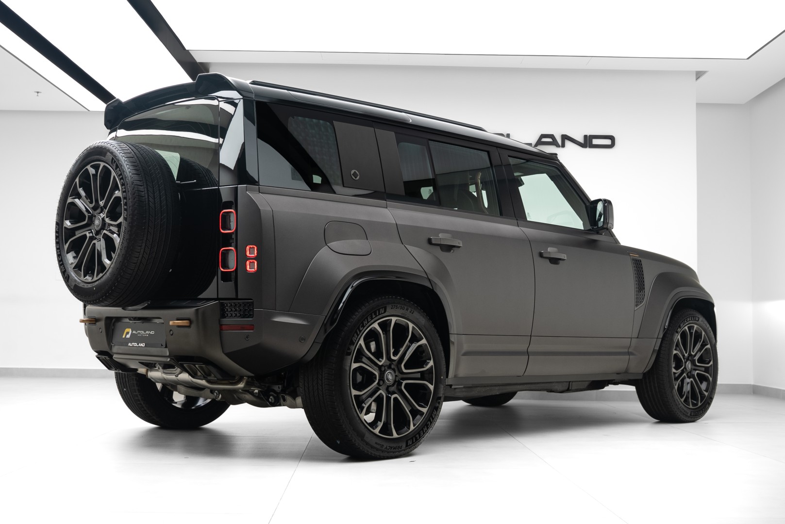 2025 LAND ROVER DEFENDER P635 OCTA | GCC 5 YEARS WARRANTY | 635 HP | HIGH SPEC |